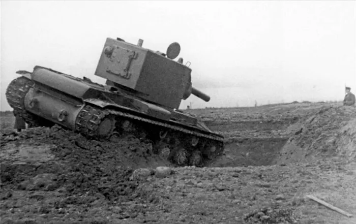 Тяжелый танк КВ-2 с 