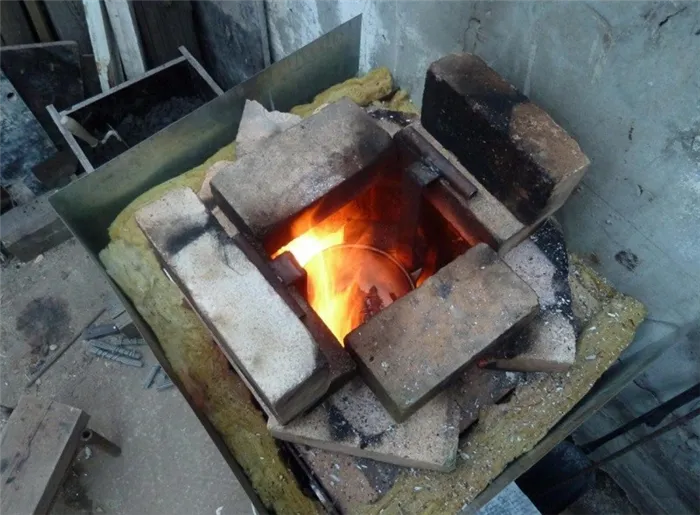 Строительство мобильных печей для сжигания садовых отходов из бочек.
