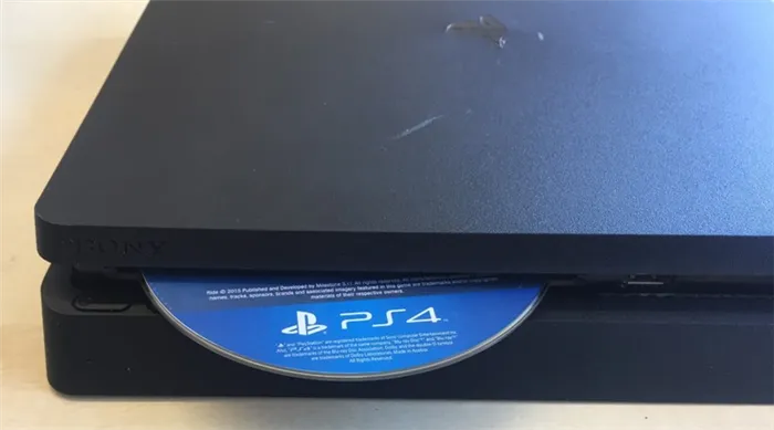 PS4 с диском