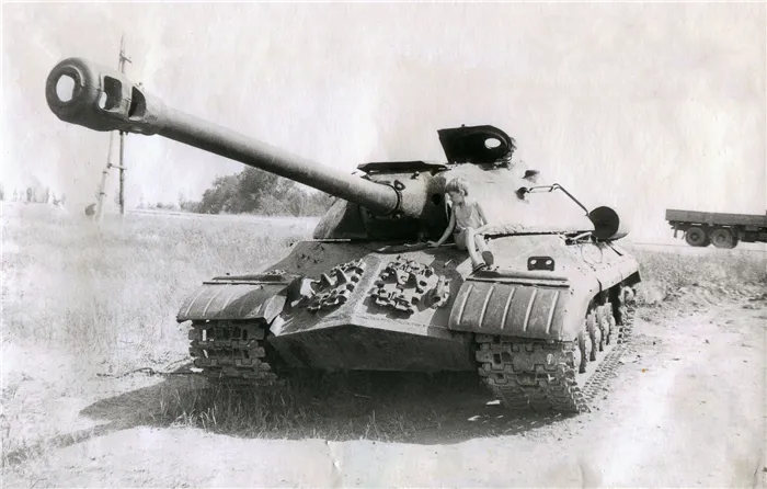 Танк ИС-3 находился в непрерывном производстве до середины 1946 года.