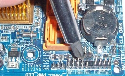 Компьютер не включается, но вентиляторы системного диска работают: 5 причин и решения
